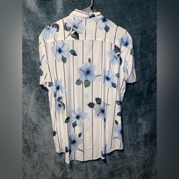 Guess button down - Picture 2 of 4